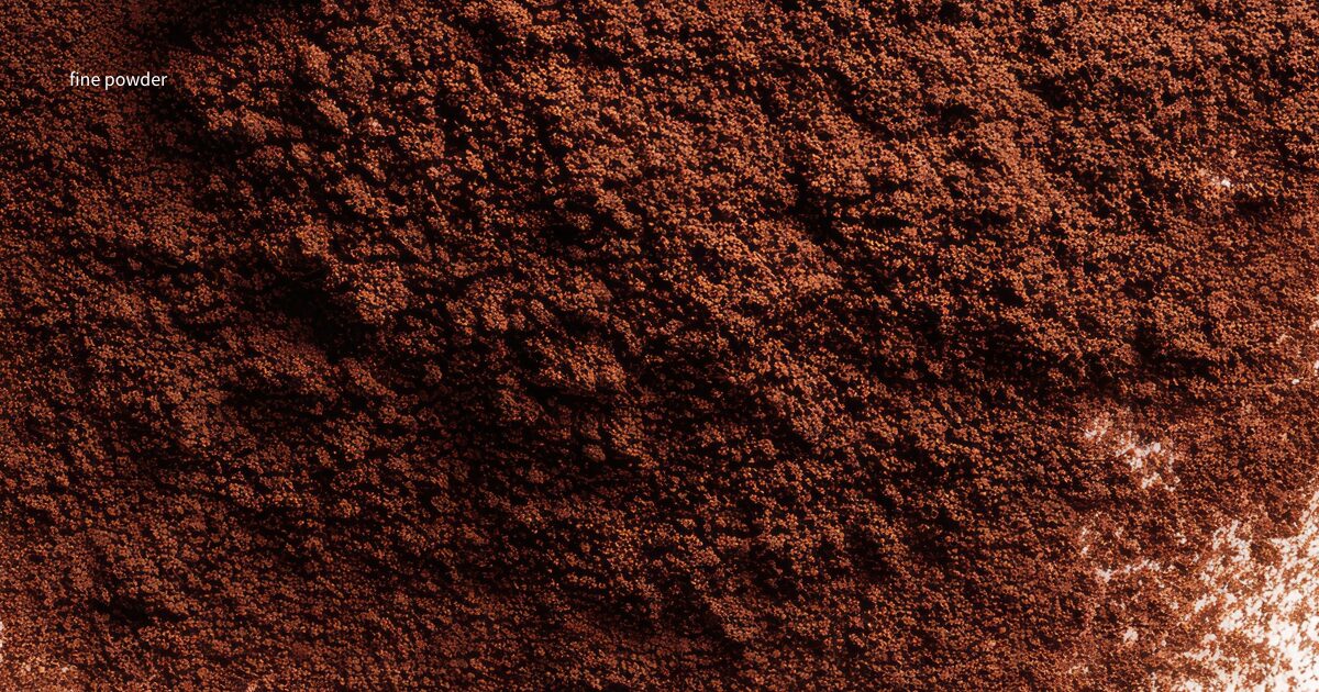 コーヒーの微粉は取るべき？風味への影響と取り除く方法